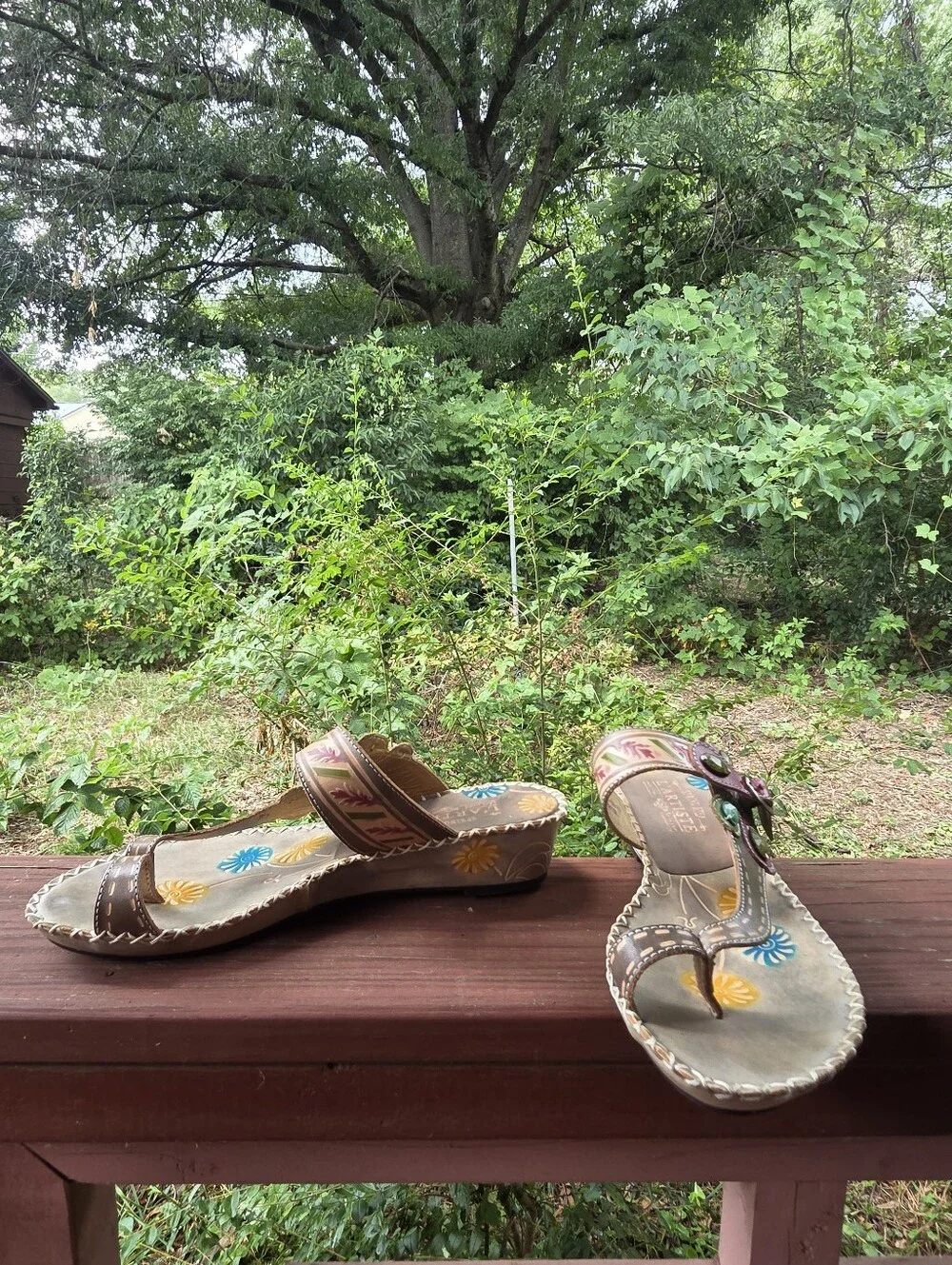 L'Artiste by Spring Step Santorini Handcrafted  Floral Accent Women’s Sandals✨️